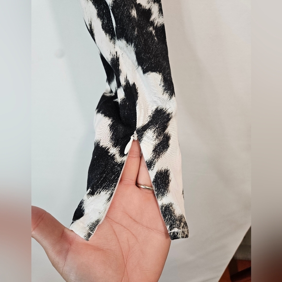 WeWoreWhat Cow Print Tie Front Cropped Bisou Top Size M - Picture 4 of 9